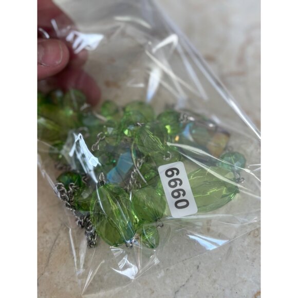 Vintage Green Glass Beaded Necklace With Faceted Details & Silver-Tone Links - Picture 10 of 10